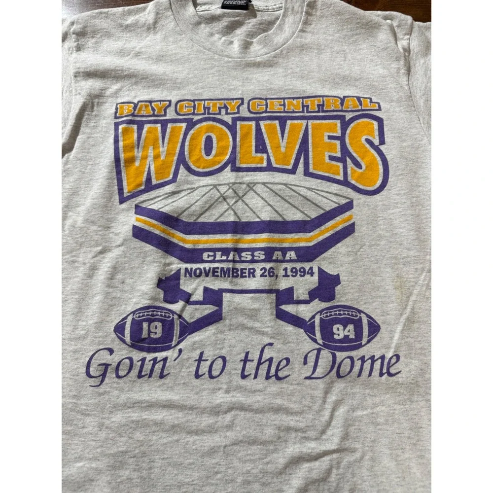Vintage 90s Bay City Central Wolves Football T-Shirt‎ Fruit of the Loom Medium